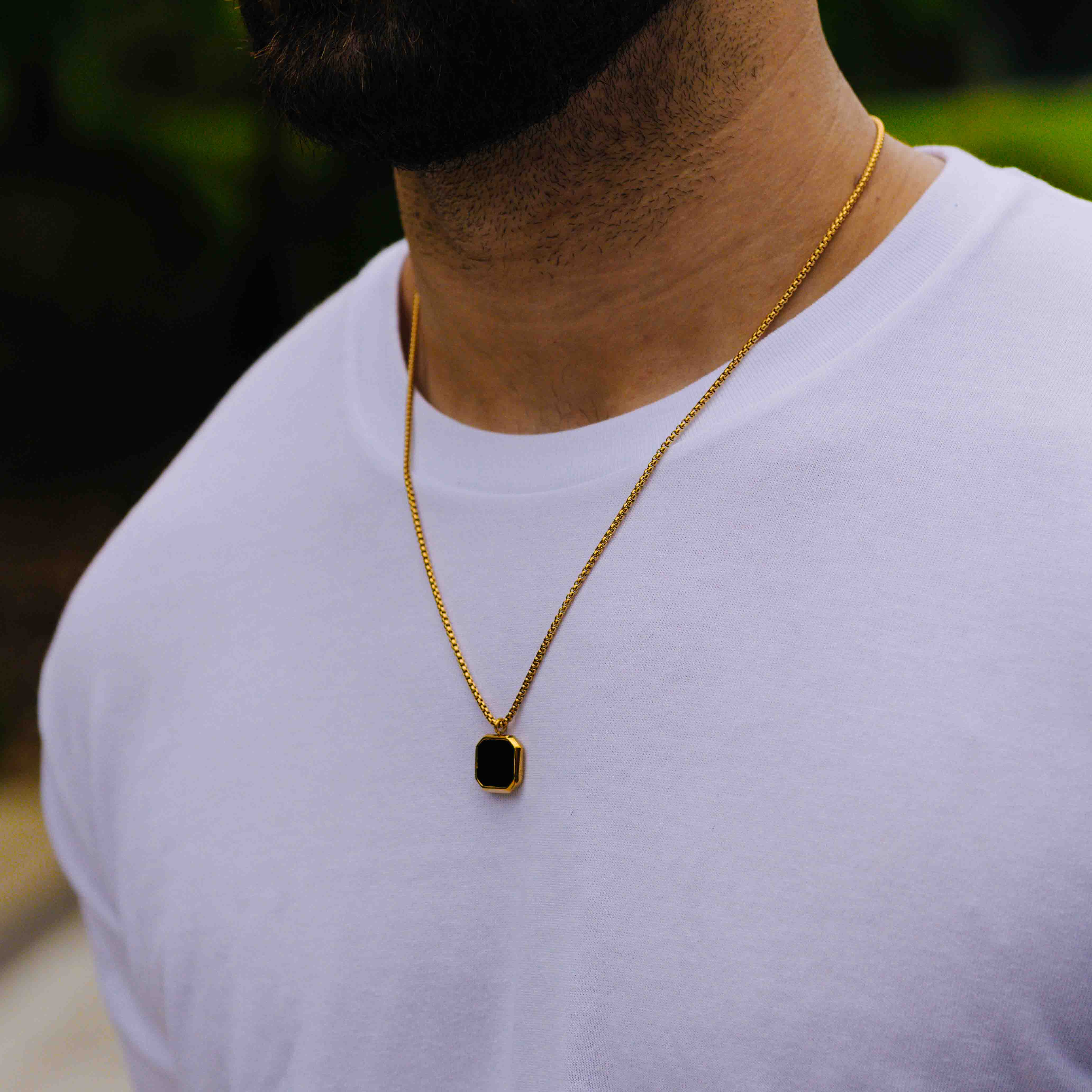 Onyx Pendant (Gold)