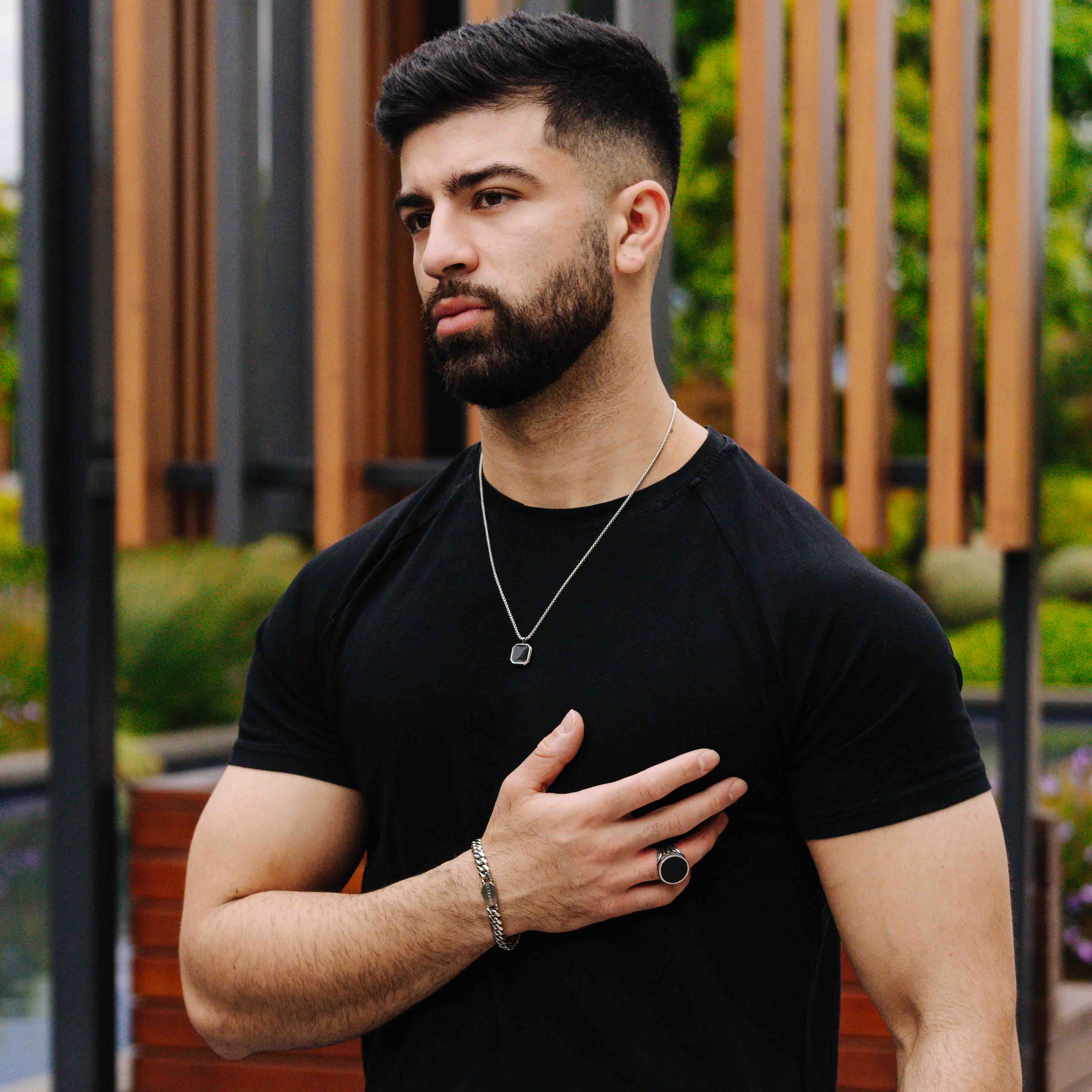 Onyx Pendant (White Gold)