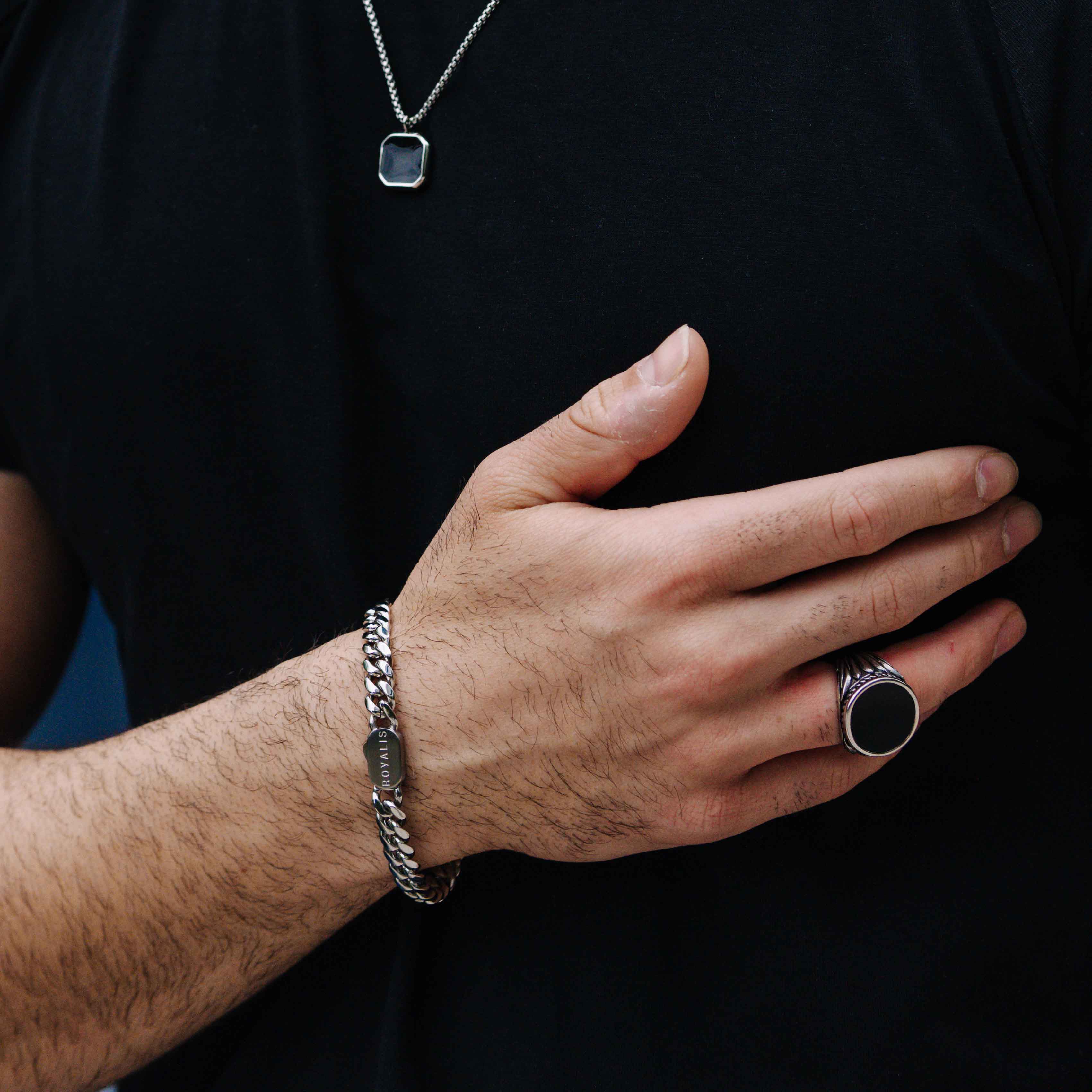 Onyx Ring (White Gold)