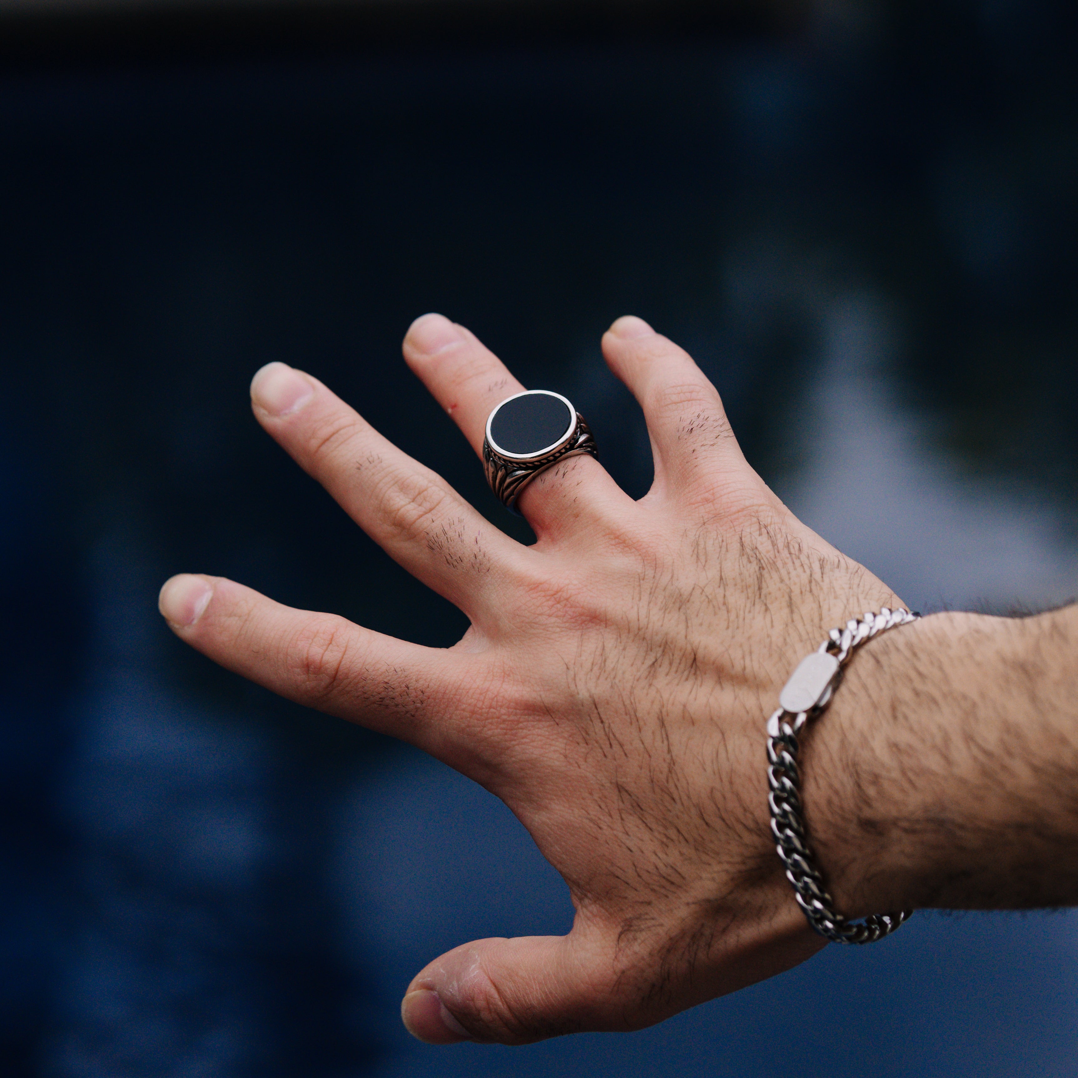 Onyx Ring (White Gold)