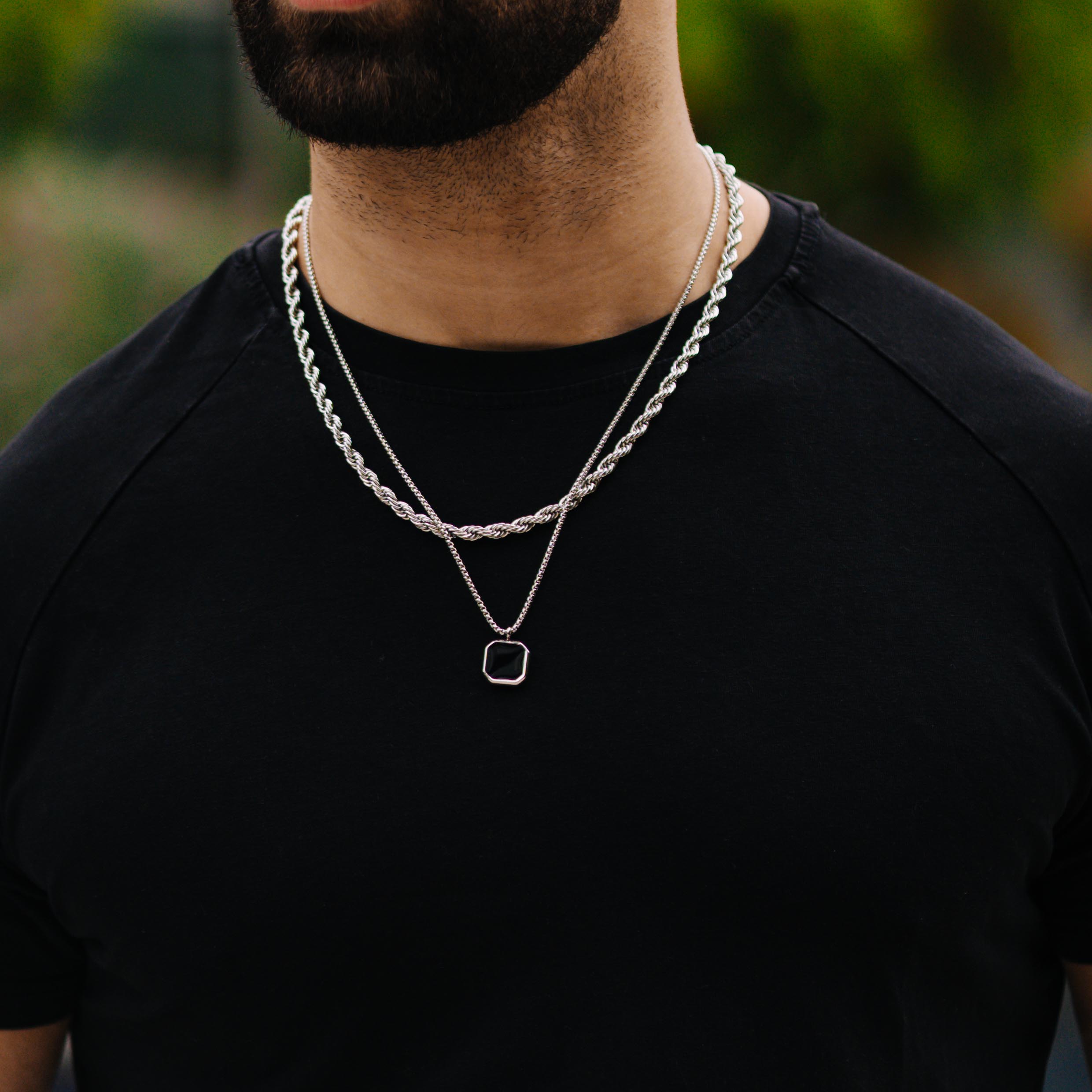 Onyx Pendant (White Gold)