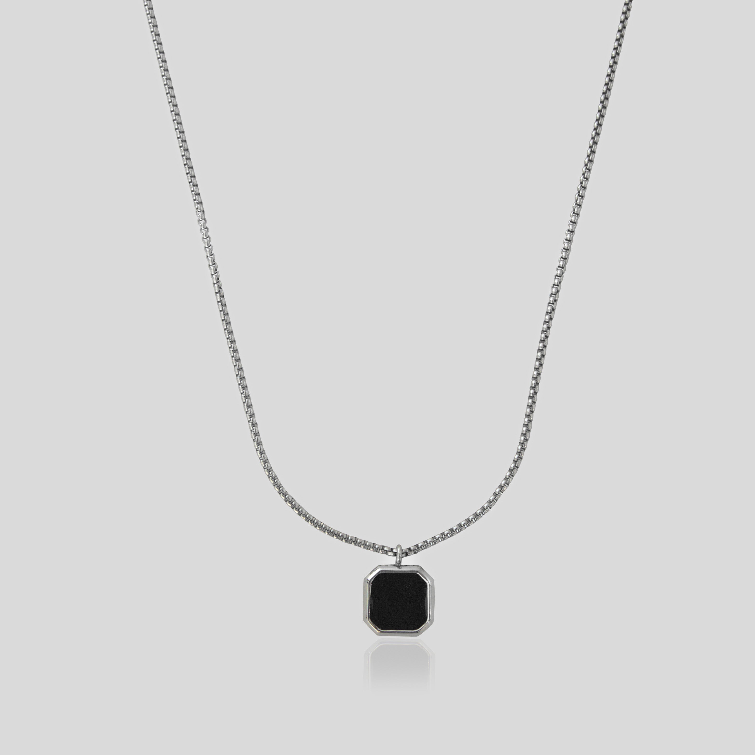Onyx Pendant (White Gold)