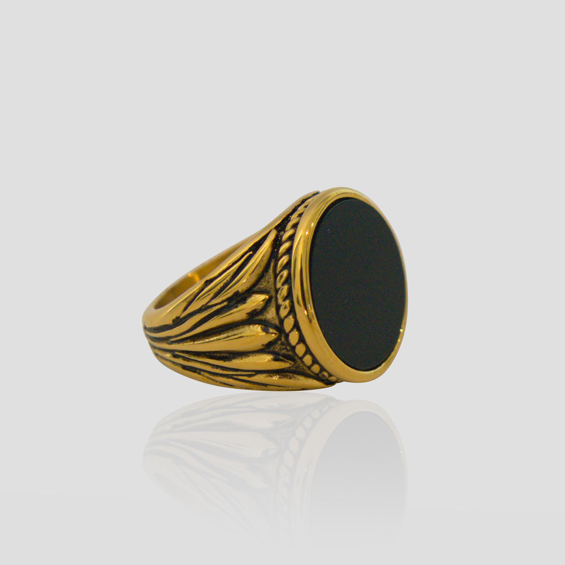 Onyx Ring (Gold)