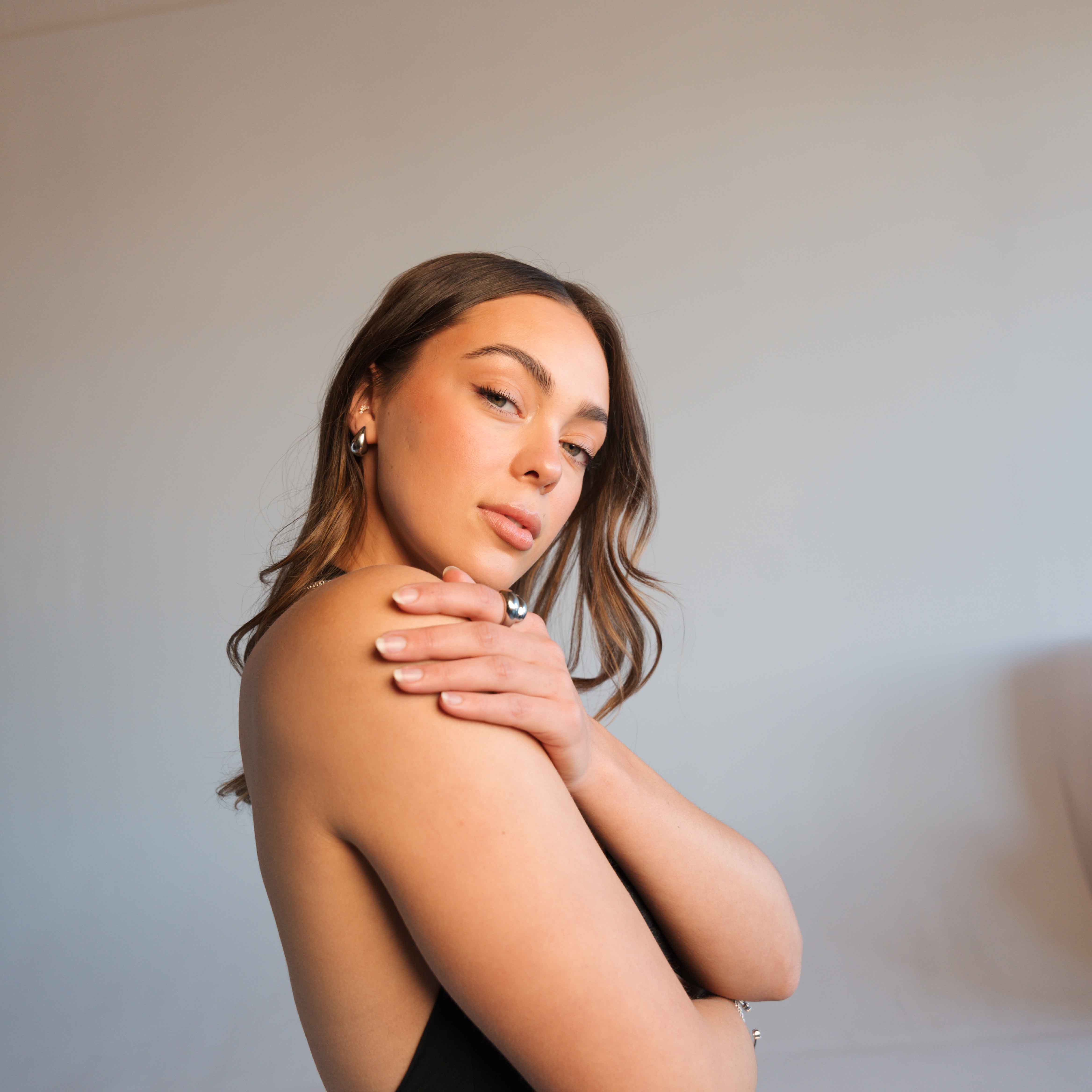 Gia Earrings (White Gold)