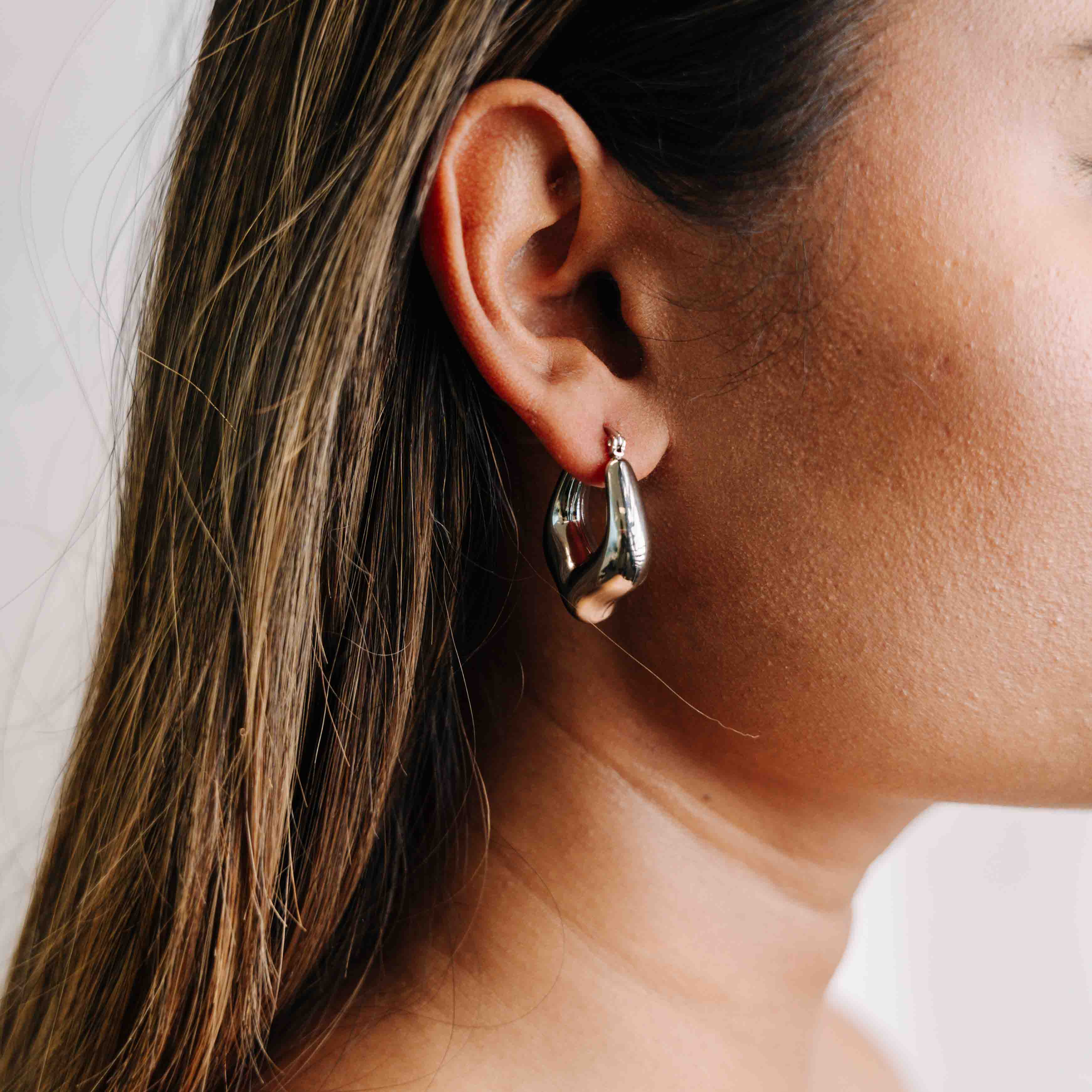 Wave Hoops (White Gold)