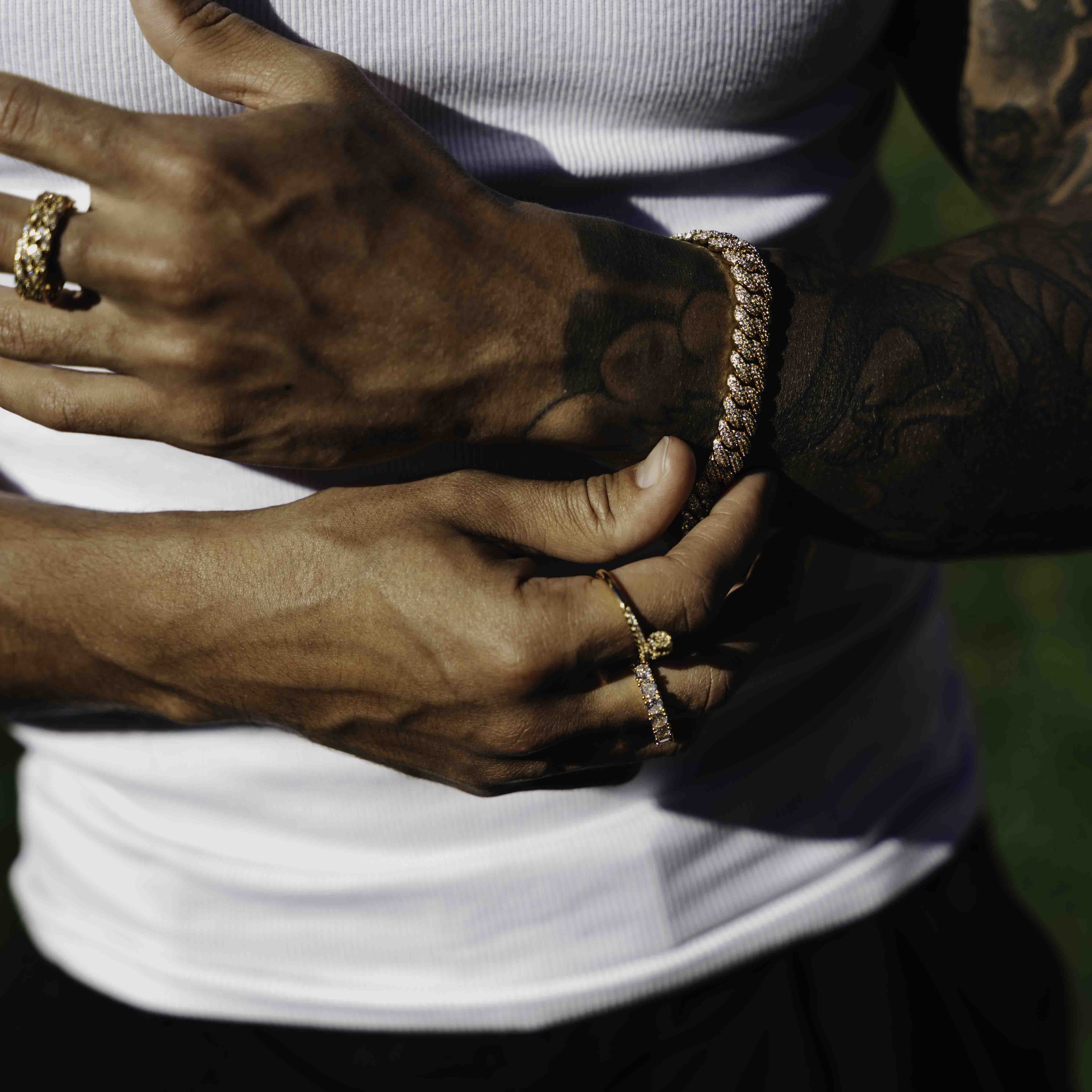 Iced Halo Ring (Gold)