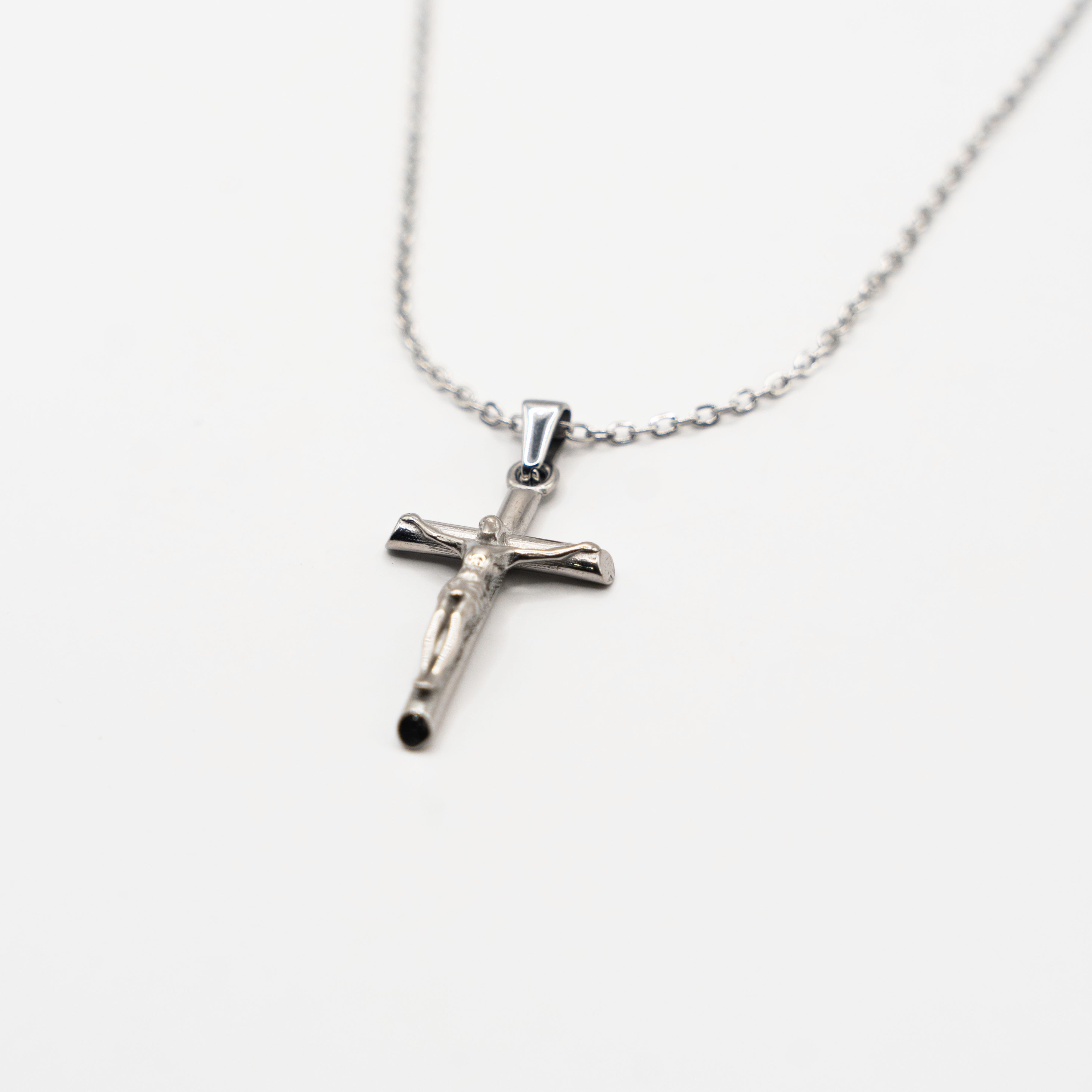 Crucifix Pendant (White Gold)