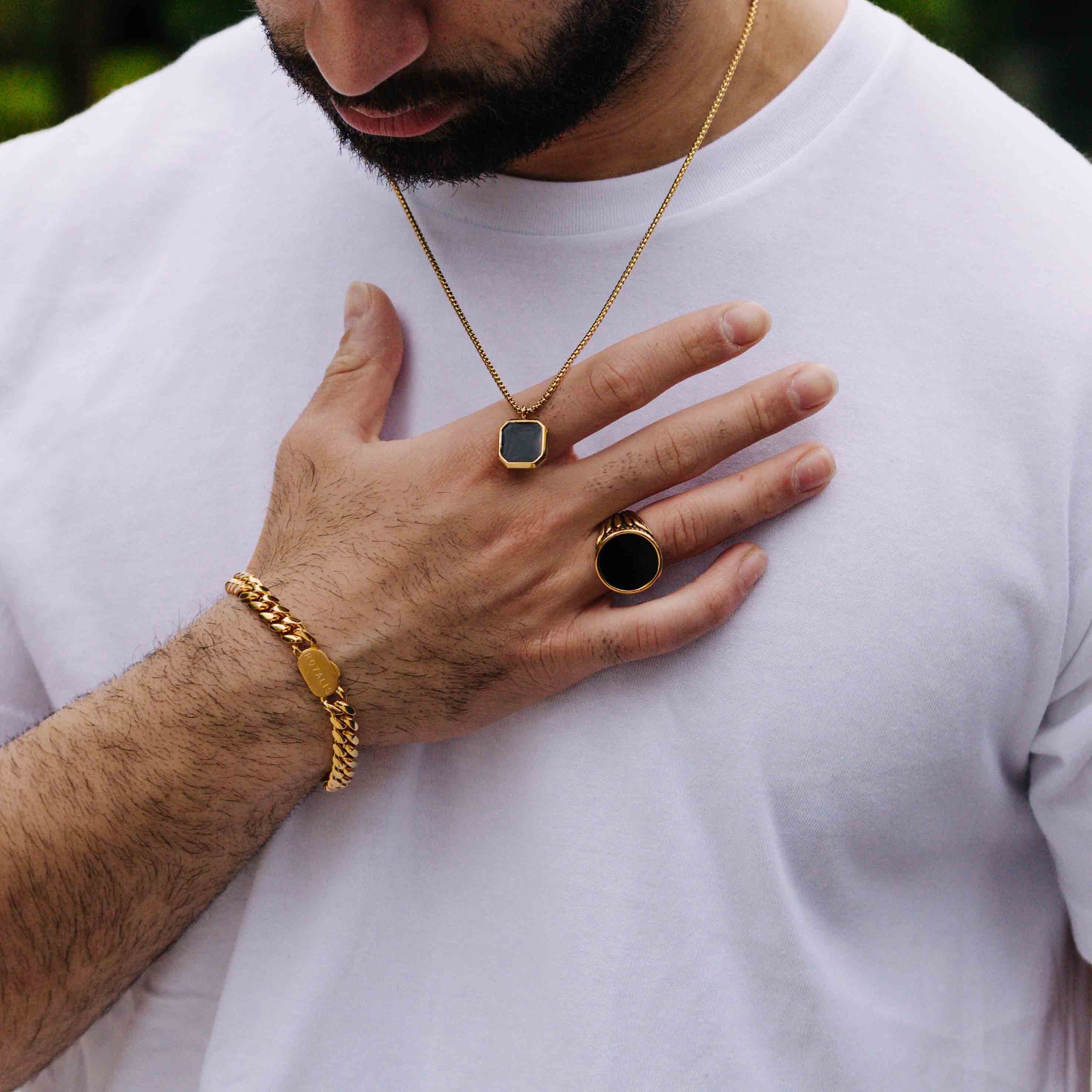 Onyx Ring (Gold)